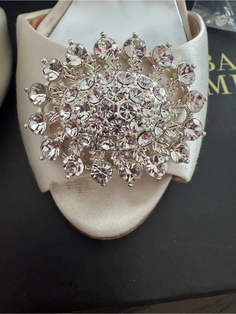 Badgley Mischka Lacie Ivory Satin Crystal Peep Toe Heels Size 7.5M w/ Box